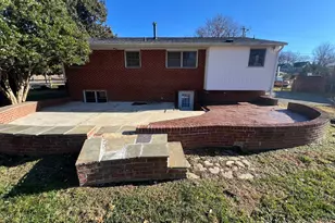 401 Moorefield Rd SW, Vienna, VA 22180 - Photo 4