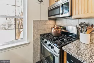 6715 W Wakefield Dr, Alexandria, VA 22307 - Photo 16