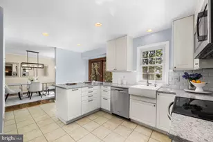 7115 Hundsford Ln, Springfield, VA 22153 - Photo 22