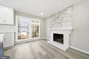 10360 Hampshire Green Ave, Fairfax, VA 22032 - Photo 4