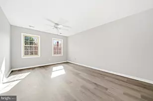 10360 Hampshire Green Ave, Fairfax, VA 22032 - Photo 16