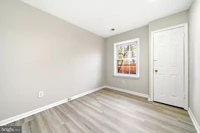 10360 Hampshire Green Avenue, Fairfax, VA 22032 - Photo 22