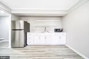 10360 Hampshire Green Ave, Fairfax, VA 22032 - Photo 34