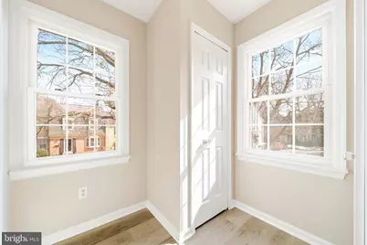 10360 Hampshire Green Avenue, Fairfax, VA 22032 - Photo 20