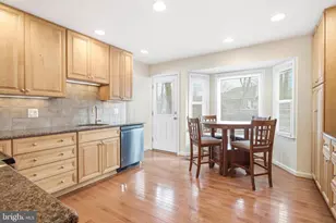 7209 Drifter Ct, Burke, VA 22015 - Photo 12