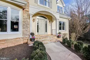 710 Parrish Farm Ln, Great Falls, VA 22066 - Photo 4