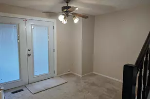 9119 Aspenpark Ct, Lorton, VA 22079 - Photo 12