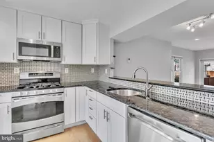 6146 Brook Dr, Falls Church, VA 22044 - Photo 18