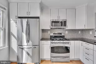 6146 Brook Dr, Falls Church, VA 22044 - Photo 16