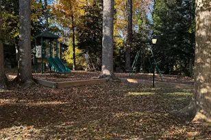 4945 Americana Dr, Annandale, VA 22003 - Photo 8