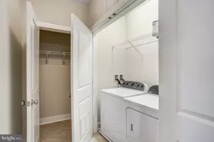 9523 Bastille St, Fairfax, VA 22031 - Photo 44