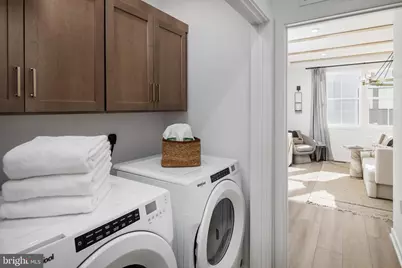 4751 Sully Point Lane, Chantilly, VA 20151 - Photo 4