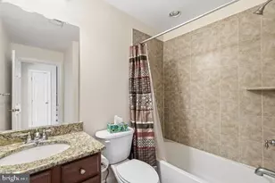 7976 Vigne Ct, Vienna, VA 22182 - Photo 32