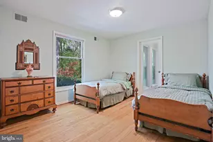 951 Captain Hickory Dr, Great Falls, VA 22066 - Photo 24