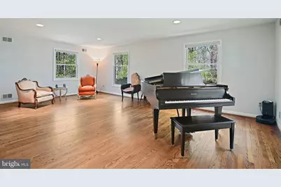 951 Captain Hickory Drive, Great Falls, VA 22066 - Photo 8