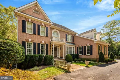 801 Olde Georgetown Court, Great Falls, VA 22066 - Photo 4