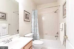 12153 Caldicot Ln, Fairfax, VA 22030 - Photo 12