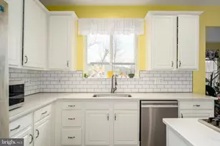 13082 Park Crescent Cir, Herndon, VA 20171 - Photo 24