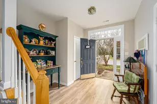 13082 Park Crescent Cir, Herndon, VA 20171 - Photo 4