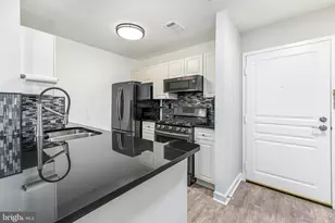 5573 Seminary Rd, Falls Church, VA 22041 - Photo 6