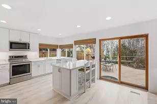 5948 Hall St, Springfield, VA 22152 - Photo 10