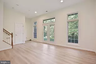 1614 Leeds Castle Dr, Vienna, VA 22182 - Photo 6