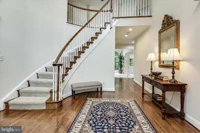 9715 Middleton Ridge Road, Vienna, VA 22182 - Photo 4