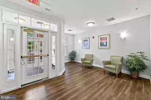 11565 Cavalier Landing Ct, Fairfax, VA 22030 - Photo 2