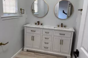 5623 Glenwood Mews Dr, Alexandria, VA 22315 - Photo 12