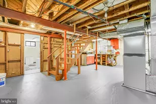 8230 Gregory Dr, Alexandria, VA 22309 - Photo 6