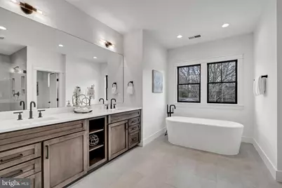 900 Carole Court SE, Vienna, VA 22180 - Photo 14