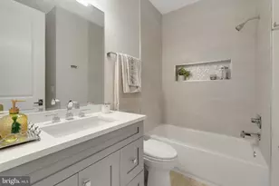 305 Old Court House Rd NE, Vienna, VA 22180 - Photo 44