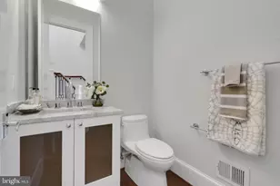 305 Old Court House Rd NE, Vienna, VA 22180 - Photo 36