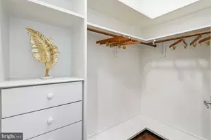 305 Old Court House Rd NE, Vienna, VA 22180 - Photo 32