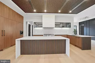 6910 Bright Ave, McLean, VA 22101 - Photo 32