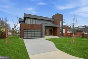 6910 Bright Ave, McLean, VA 22101 - Photo 2