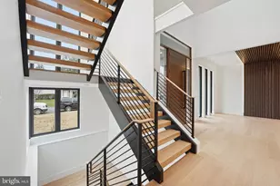 6910 Bright Ave, McLean, VA 22101 - Photo 16