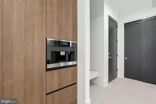 6910 Bright Ave, McLean, VA 22101 - Photo 36