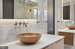 6910 Bright Ave, McLean, VA 22101 - Photo 14