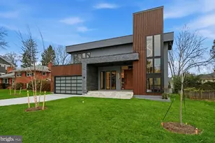 6910 Bright Ave, McLean, VA 22101 - Photo 2