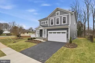 602 Tapawingo Rd SW, Vienna, VA 22180 - Photo 2