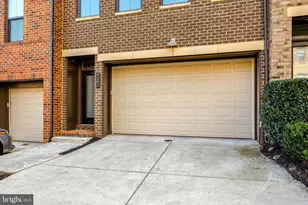 9283 Wood Violet Ct, Fairfax, VA 22031 - Photo 4