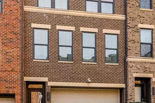 9283 Wood Violet Ct, Fairfax, VA 22031 - Photo 2