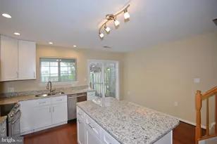 13107 Englishwood Ln, Fairfax, VA 22033 - Photo 6