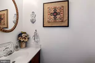 2131 Silentree Dr, Vienna, VA 22182 - Photo 4