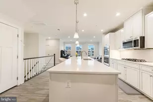 14049 Sunrise Valley Dr, Herndon, VA 20171 - Photo 16