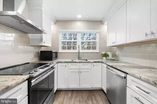 12014 Golf Ridge Ct, Fairfax, VA 22033 - Photo 10