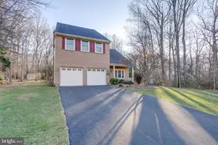 4746 Holly Ave, Fairfax, VA 22030 - Photo 2