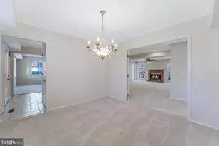 13130 Pavilion Ln, Fairfax, VA 22033 - Photo 14