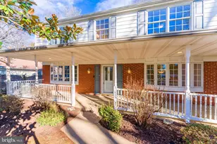 13130 Pavilion Ln, Fairfax, VA 22033 - Photo 4